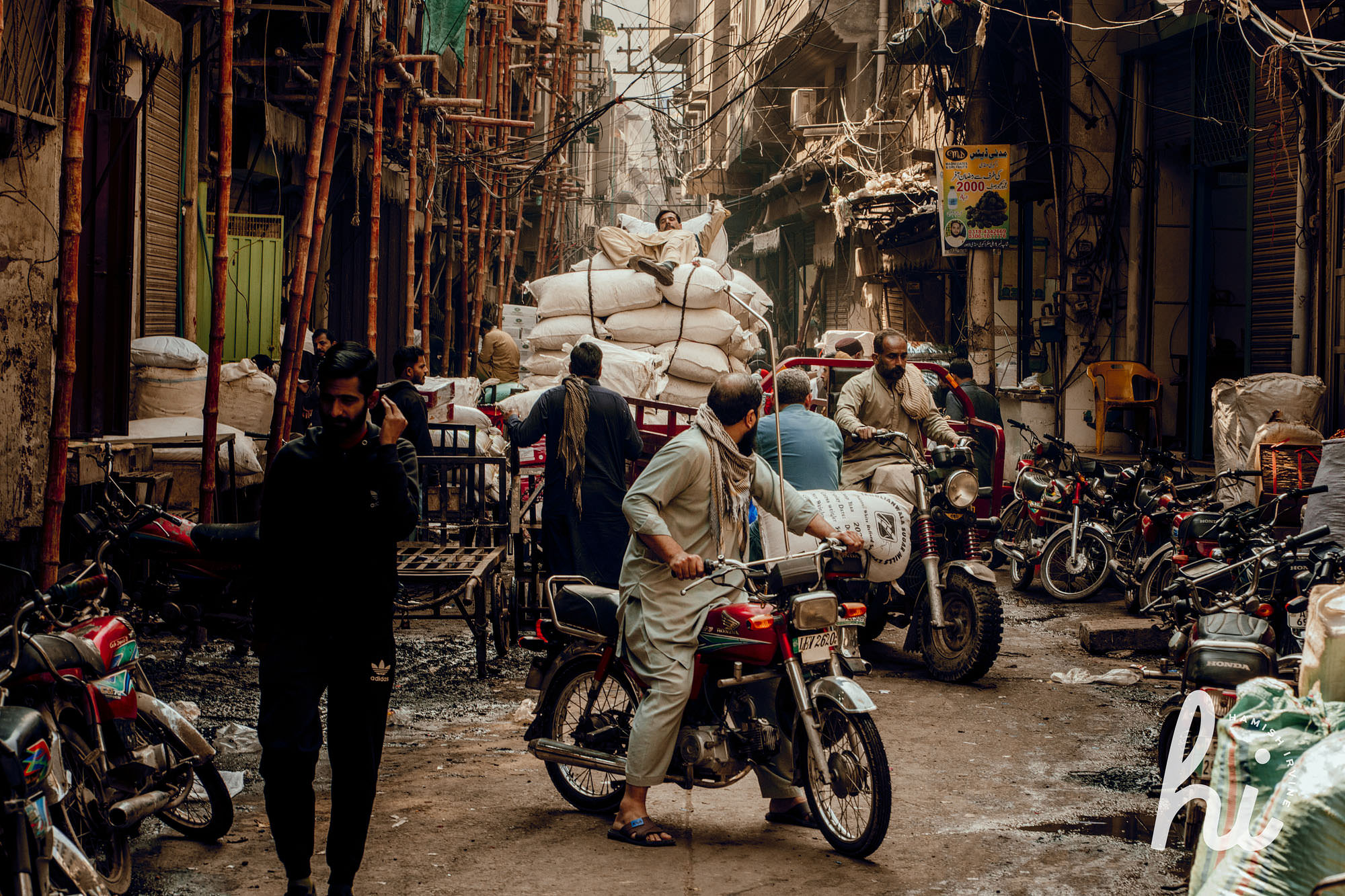 Karachi street photography by hamish irvine 