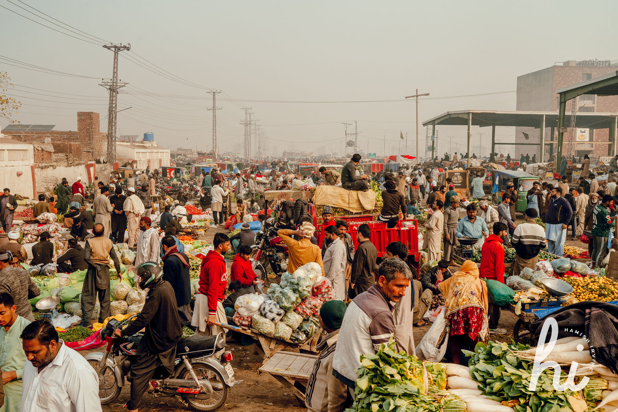 Pakistan street photography by hamish irvine 