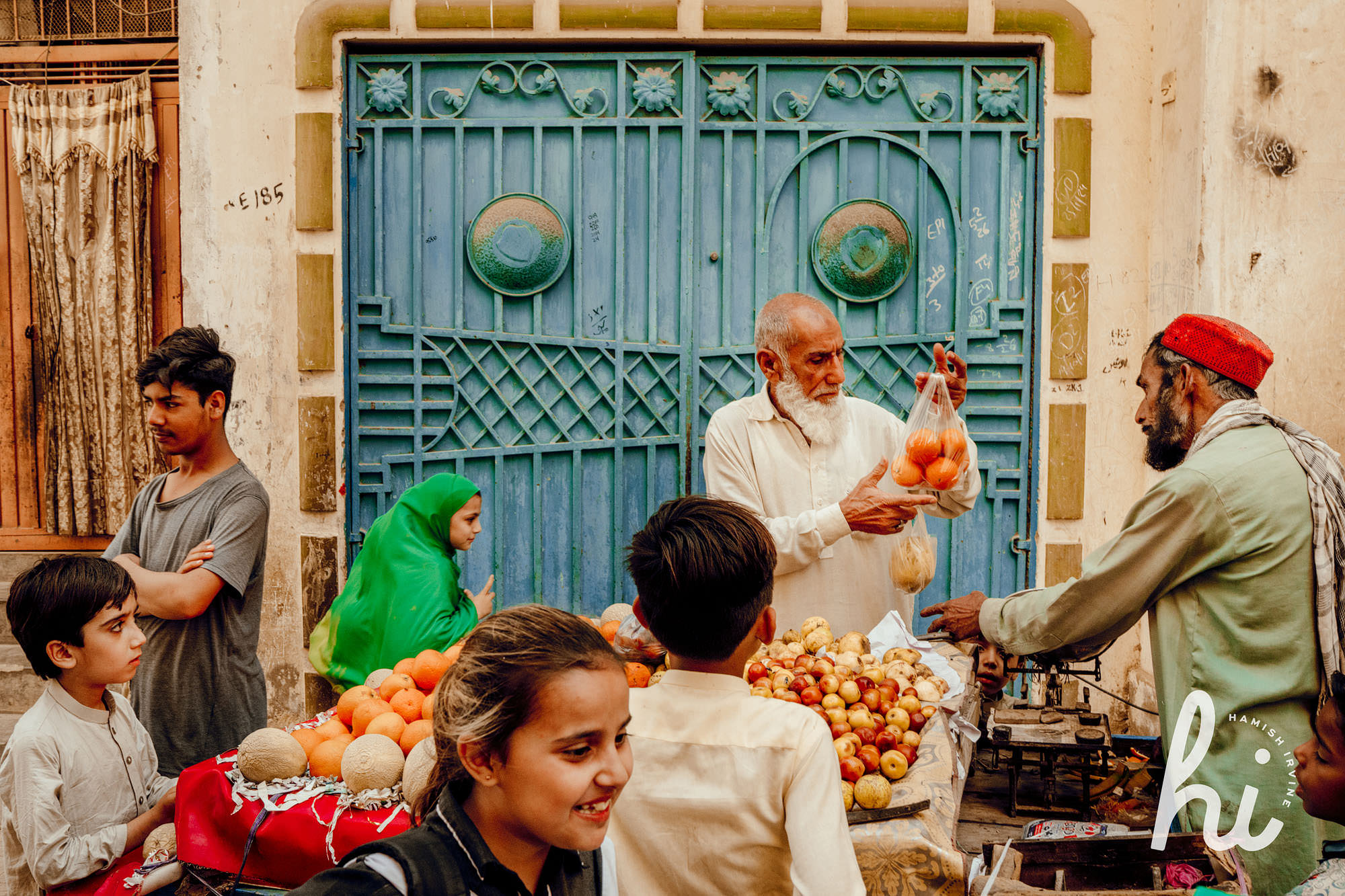 Karachi street photography by hamish irvine 